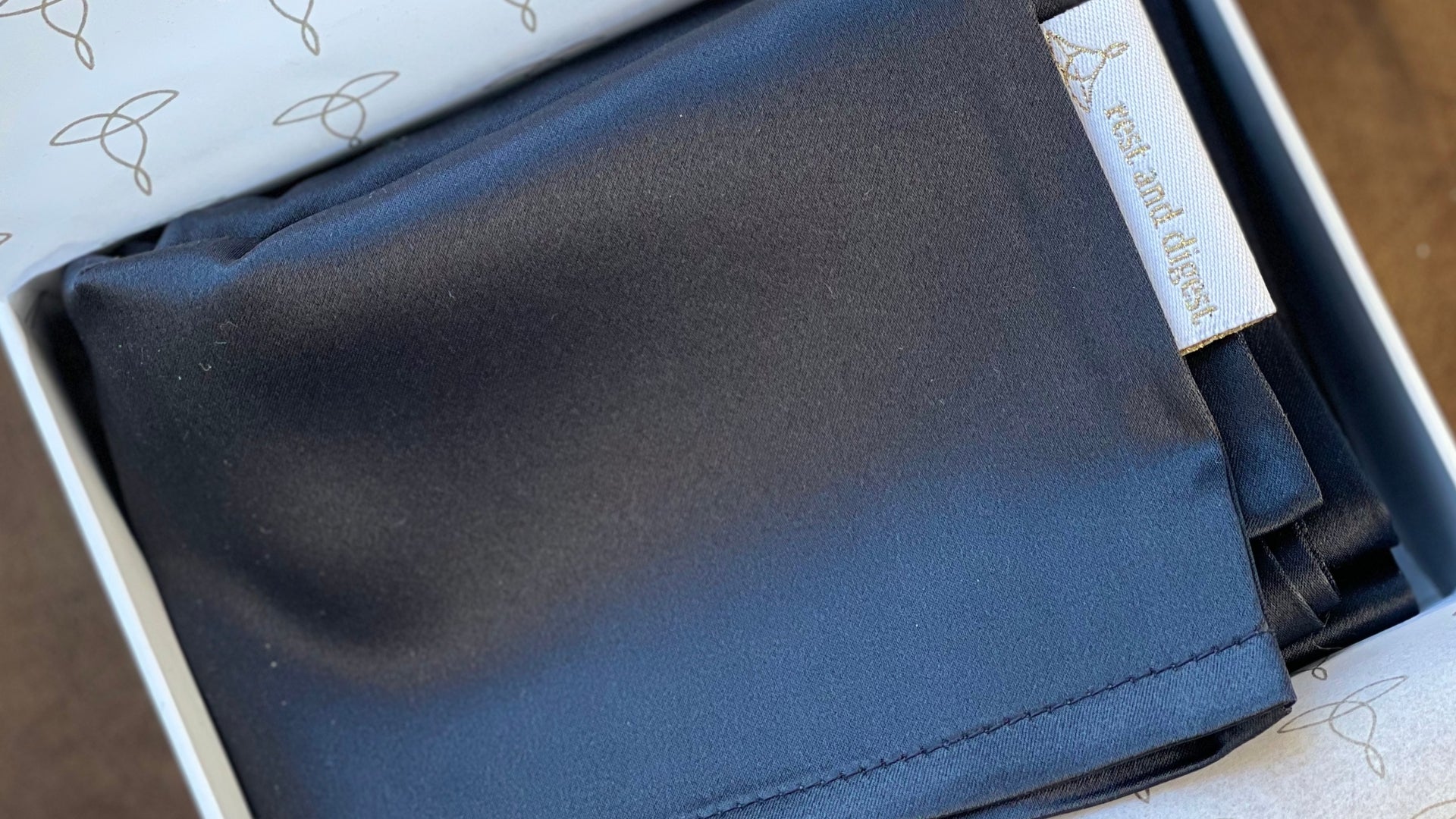 Top 5 Benefits Of Sleeping With A Mulberry Silk Pillowcase