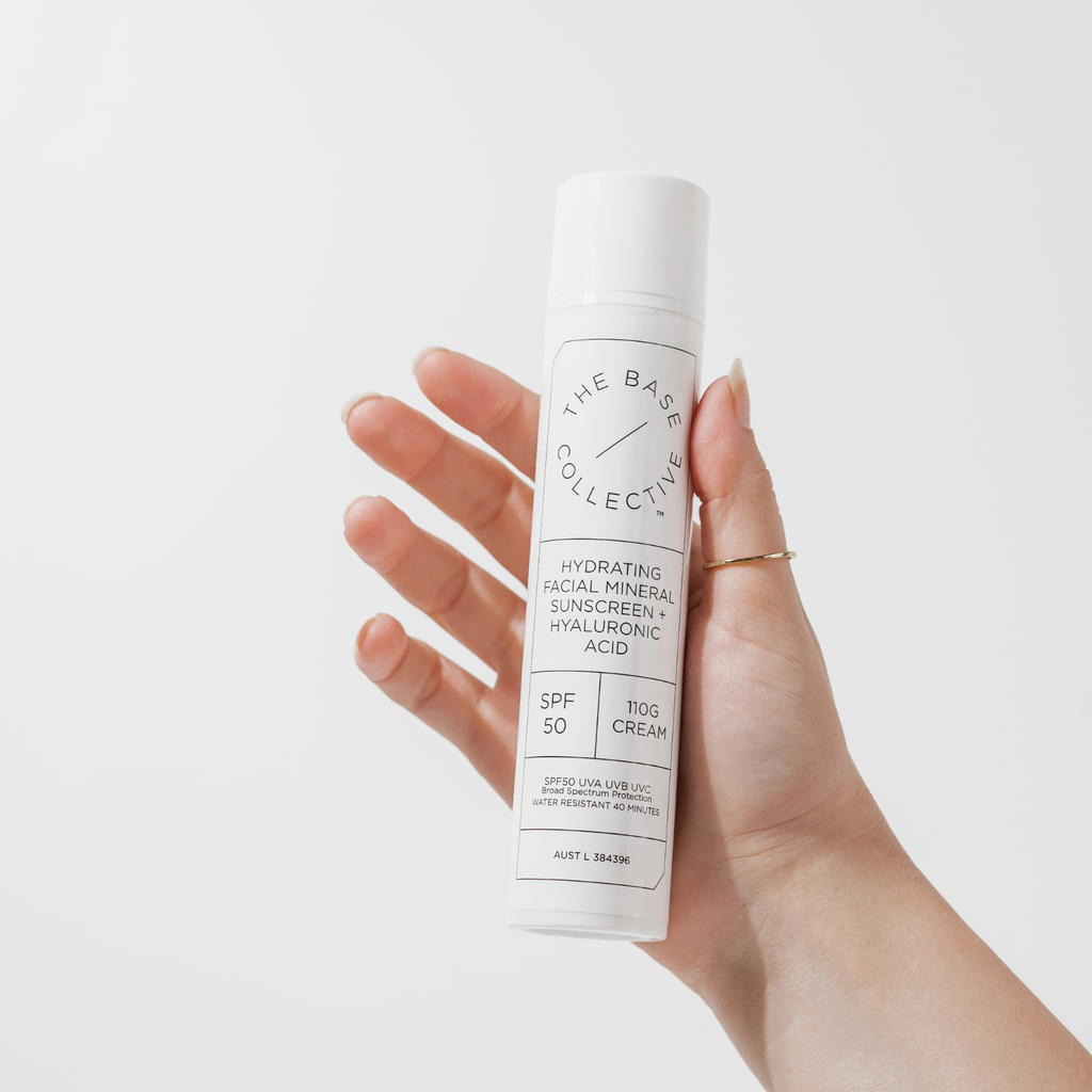 picture holding mineral sunscreen