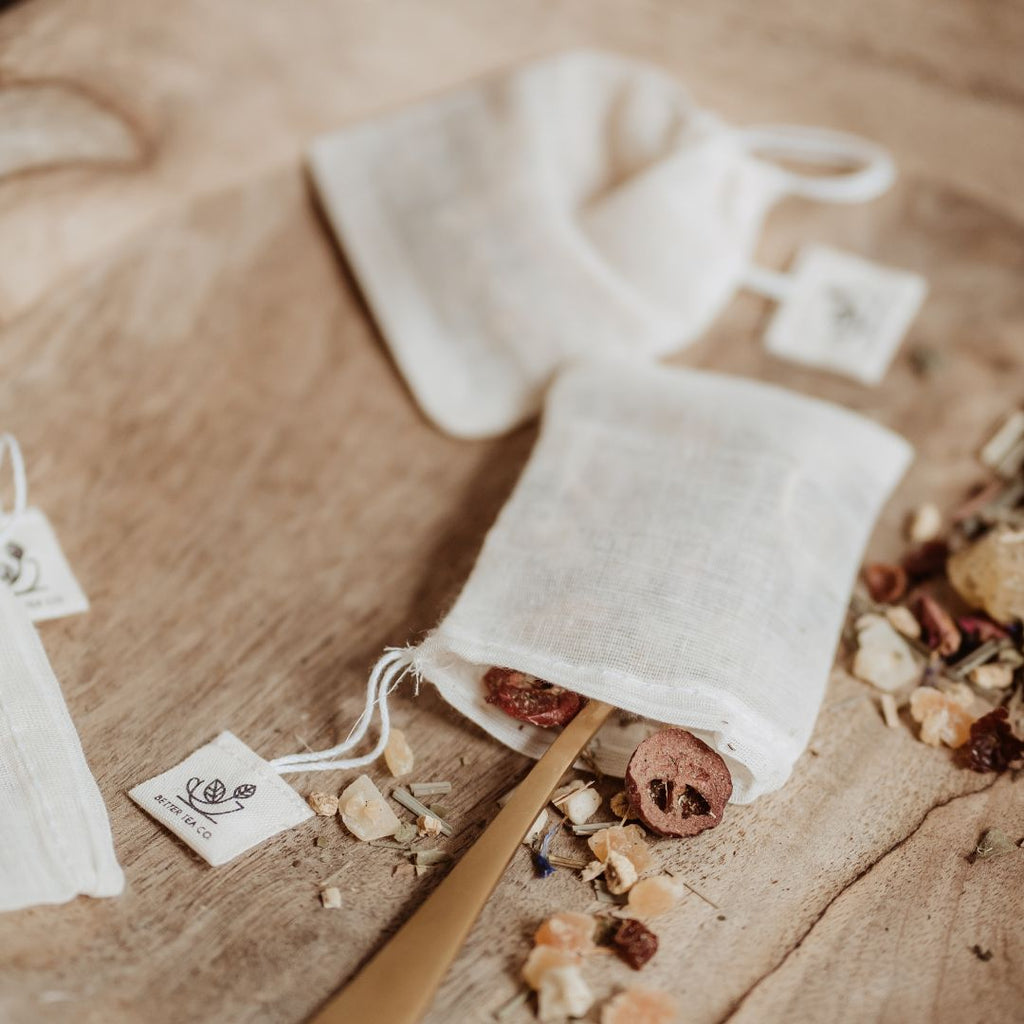 filling in tea bag