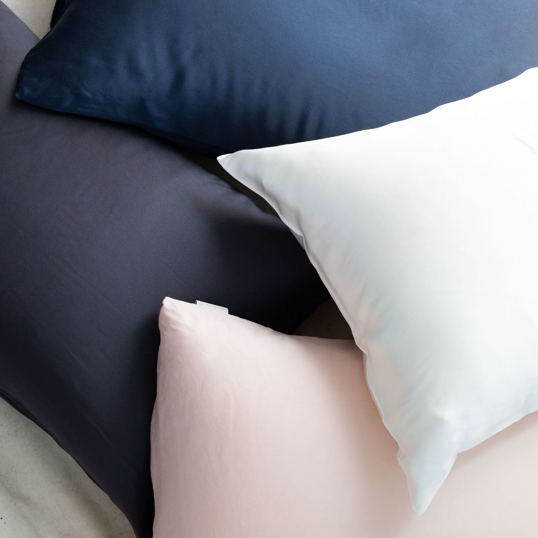 bundle of different colour mulberry silk pillowcases