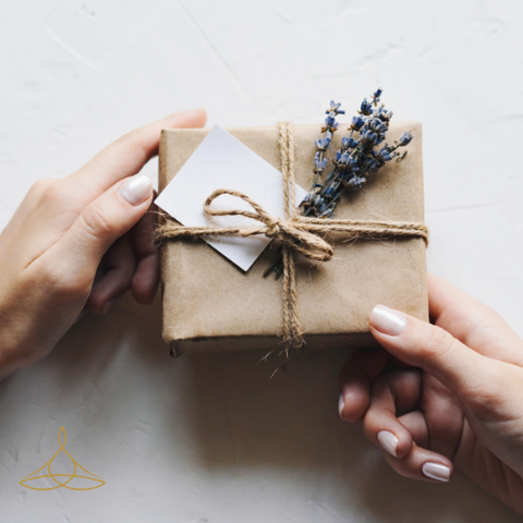 Gifts For Her - The Ultimate Guide To Buying Gifts For Women