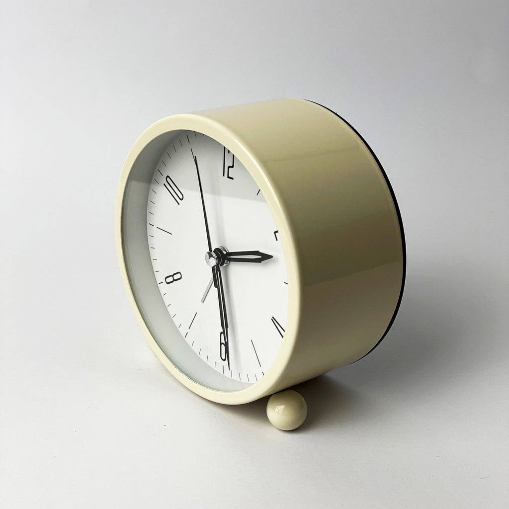 analogue alarm clock with light